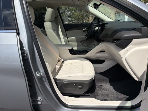 Used 2023 Buick Envision Avenir FWD image 35