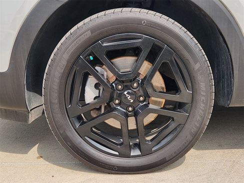 Used 2023 Kia Telluride EX X-Line image 11