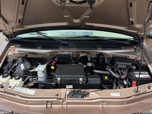 Used 2005 Chevrolet Astro Passenger RWD image 16