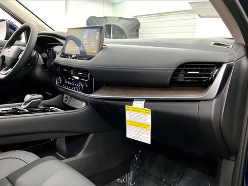 New 2026 Nissan Rogue Platinum w/ Platinum Premium Package image 33