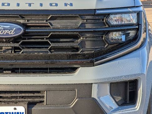 New 2025 Ford Expedition Active image 30
