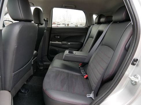 Used 2023 Mitsubishi Outlander Sport SE image 11