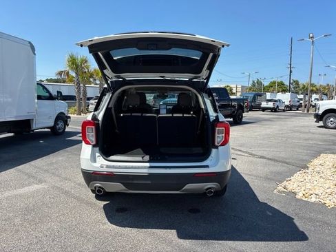 Used 2023 Ford Explorer Limited w/ Limited Technology Package AWD/4WD image 18