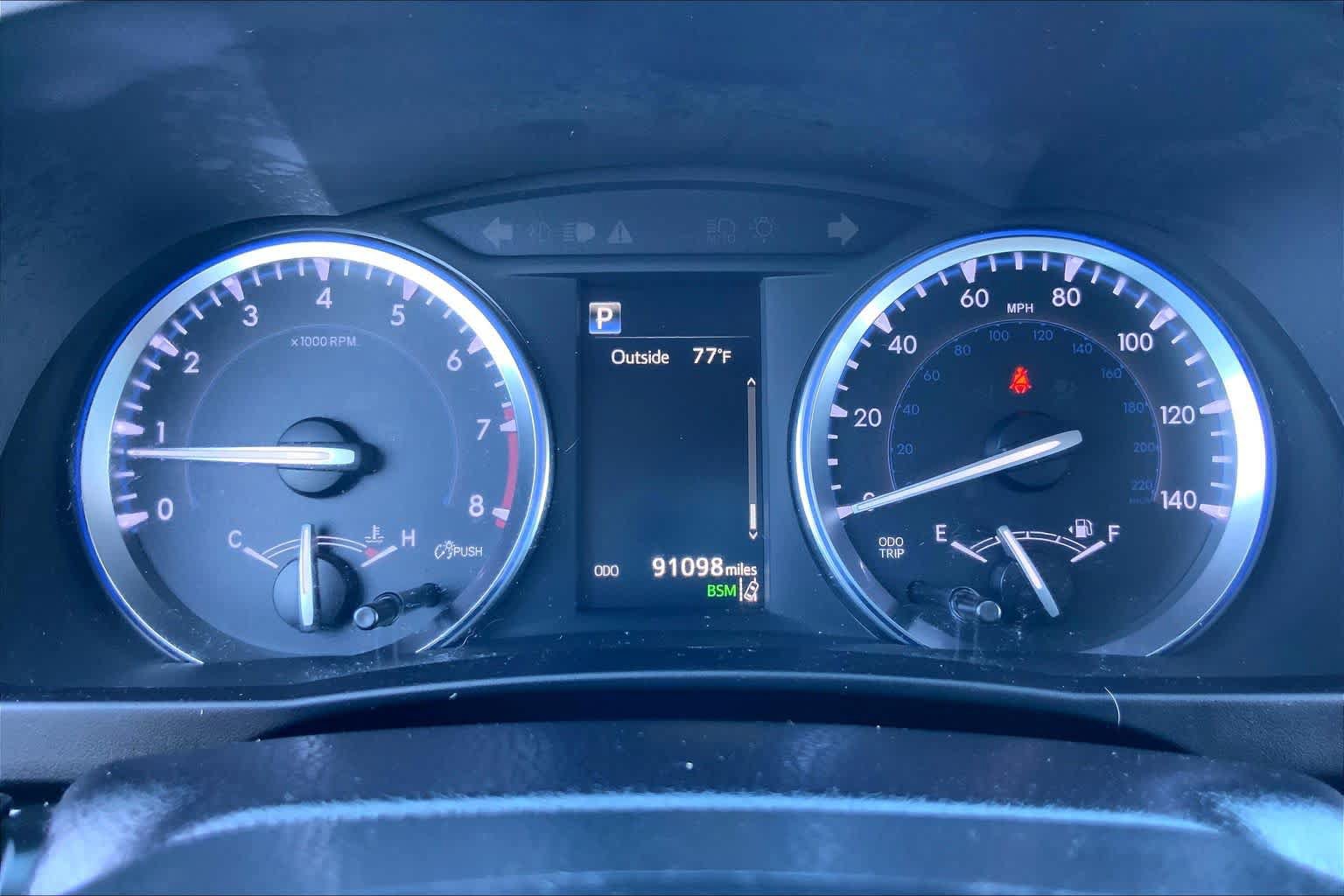 Used 2019 Toyota Highlander XLE FWD image 25