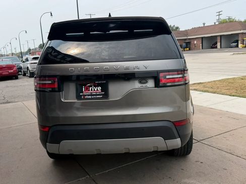Used 2017 Land Rover Discovery HSE AWD/4WD image 9