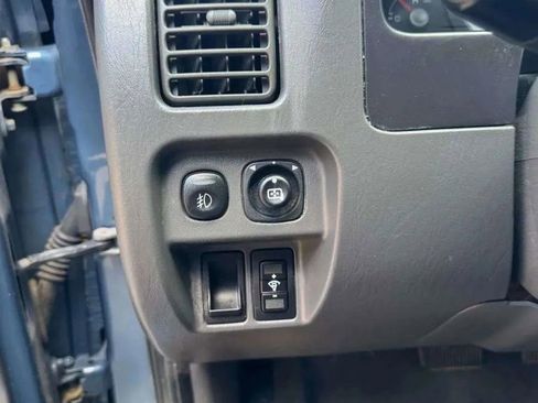 Used 2005 Ford Escape XLT image 16