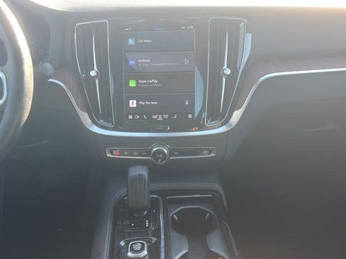 Used 2023 Volvo S60 T8 Plus image 8