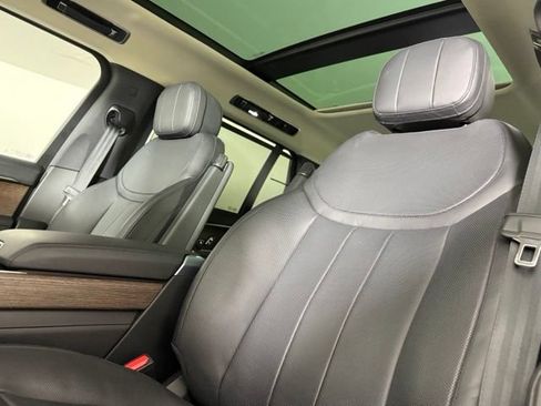 Certified 2025 Land Rover Range Rover Long Wheelbase SE AWD/4WD image 5
