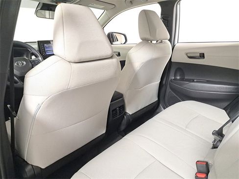 Used 2022 Toyota Corolla Cross L image 11