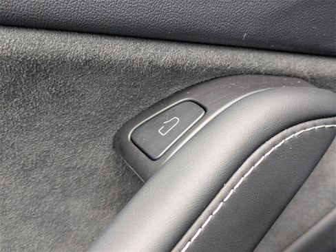 Used 2024 Tesla Model Y Long Range image 22