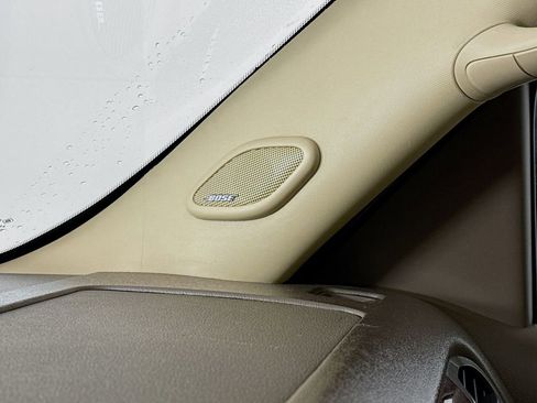 Used 2010 GMC Yukon SLT w/ SLT-2 Equipment Package image 18