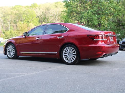 Used 2013 Lexus LS 460 w/ Comfort Pkg RWD image 4