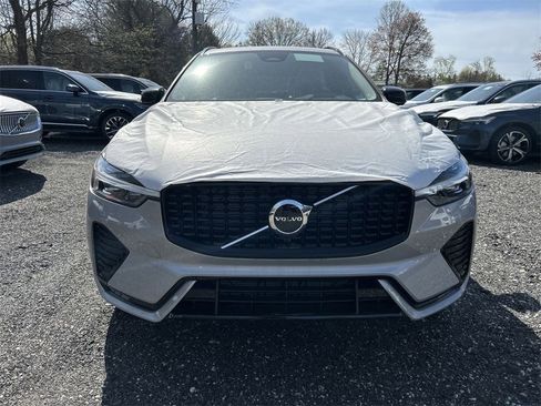 New 2025 Volvo XC60 B5 Core w/ Protection Package Premier image 3