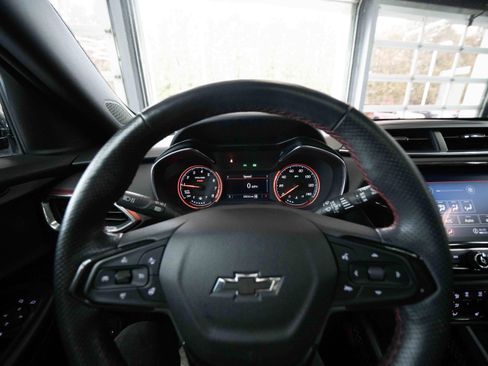 Used 2022 Chevrolet TrailBlazer RS w/ Sun and Liftgate Package image 15
