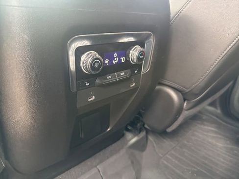 Used 2021 GMC Yukon AT4 w/ Technology Package image 9
