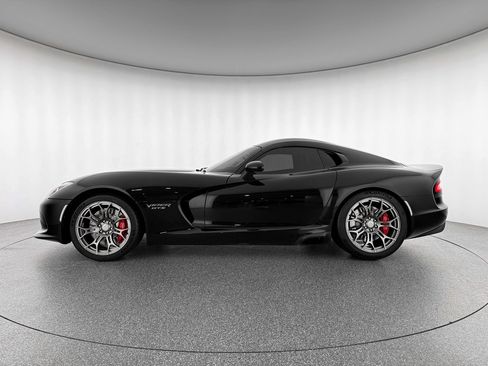 Used 2016 Dodge Viper GTS image 2