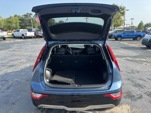Used 2023 Kia Niro Wind FWD image 12