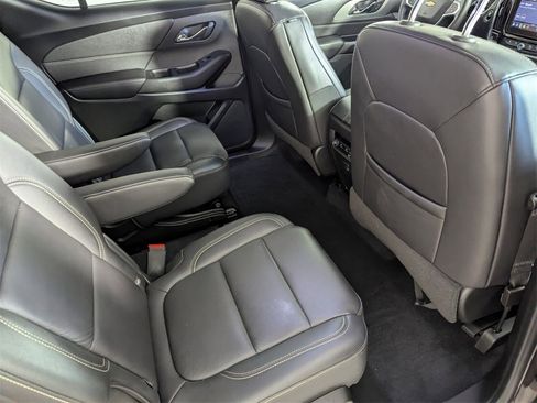 Used 2022 Chevrolet Traverse LT image 33