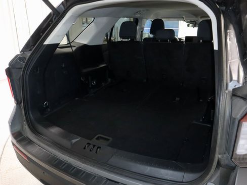 Certified 2025 Ford Explorer Active AWD/4WD image 15