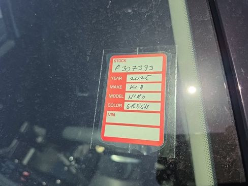 Certified 2025 Kia Niro EX Touring FWD image 9