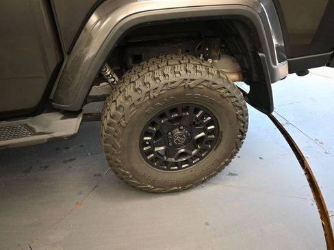 Used 2021 Jeep Gladiator Sport AWD/4WD image 19
