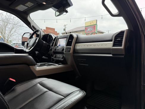 Used 2020 Ford F250 Lariat image 27