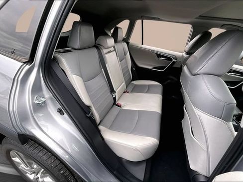Used 2020 Toyota RAV4 Limited AWD/4WD image 24