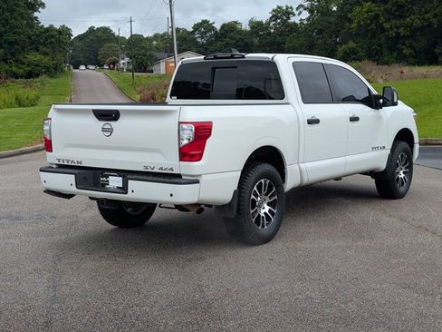 Used 2024 Nissan Titan SV w/ SV Convenience Package AWD/4WD image 17