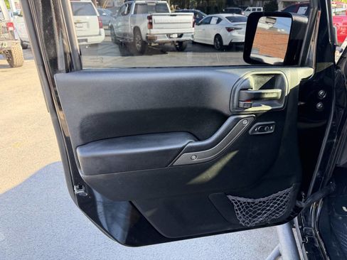 Used 2018 Jeep Wrangler Unlimited Sport S AWD/4WD image 12