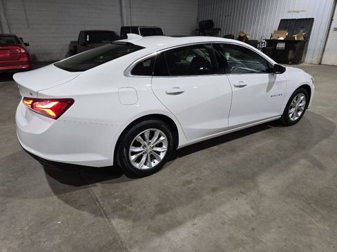 Used 2019 Chevrolet Malibu LT FWD image 14