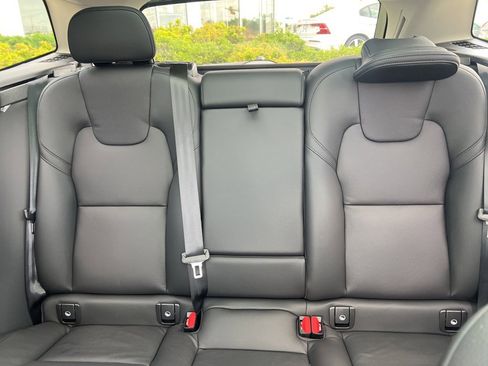 Certified 2025 Volvo XC60 T8 Plus w/ Protection Package Premier image 25