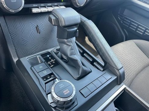 Used 2025 Toyota 4Runner SR5 AWD/4WD image 20