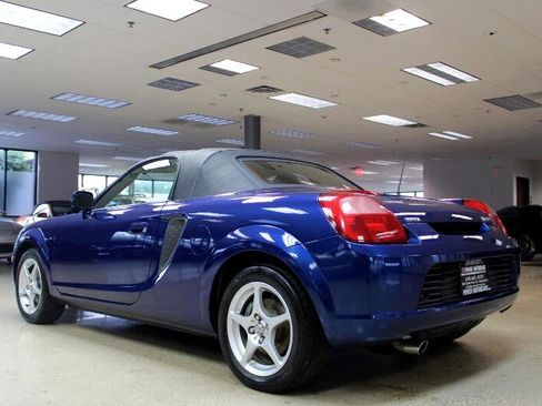 Used 2001 Toyota MR2 image 4