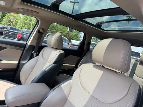 Used 2020 Hyundai Santa Fe SEL AWD/4WD image 3