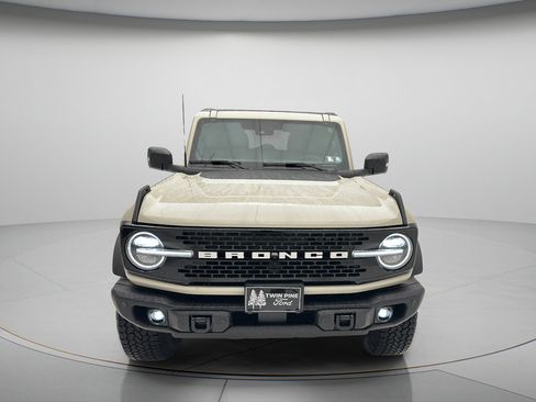 Used 2025 Ford Bronco Badlands AWD/4WD image 2
