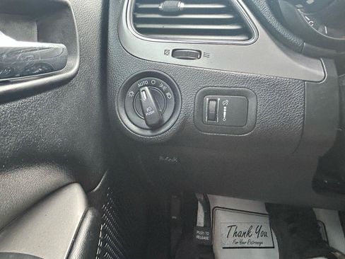 Used 2019 Dodge Journey Crossroad FWD image 28