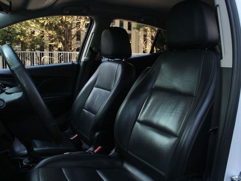 Used 2018 Buick Encore Essence image 16