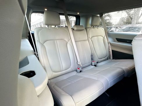 Used 2023 Jeep Wagoneer L Base image 29