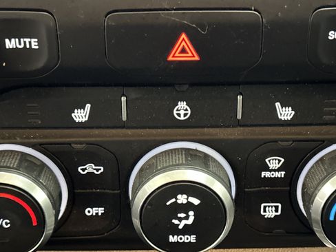 Used 2020 RAM 1500 Big Horn AWD/4WD image 33