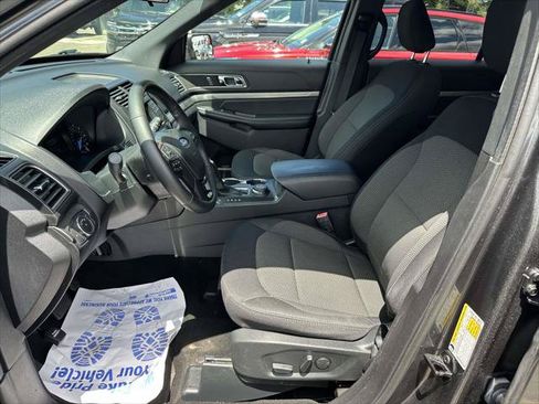 Used 2019 Ford Explorer XLT AWD/4WD image 19