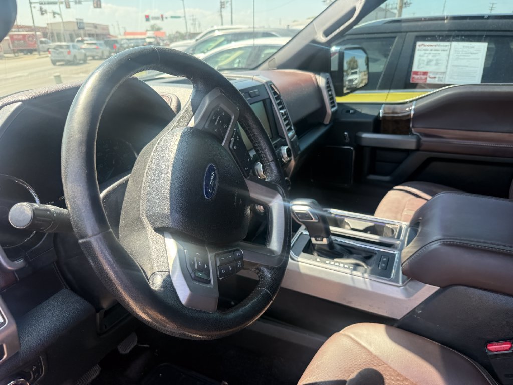 Used 2015 Ford F150 Platinum w/ Equipment Group 701A Luxury AWD/4WD image 13