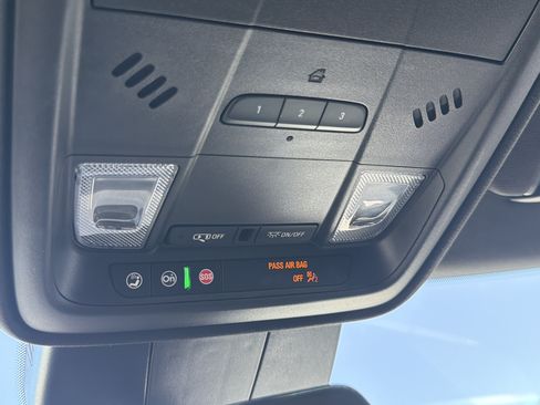 Used 2025 Cadillac XT4 Premium Luxury FWD image 23