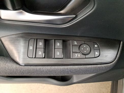 Used 2025 Nissan Kicks SV w/ SV Premium Package FWD image 17