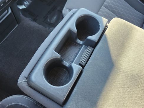 Used 2023 Nissan Titan SV image 15