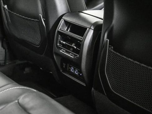 Used 2023 Jeep Grand Cherokee Overland image 18