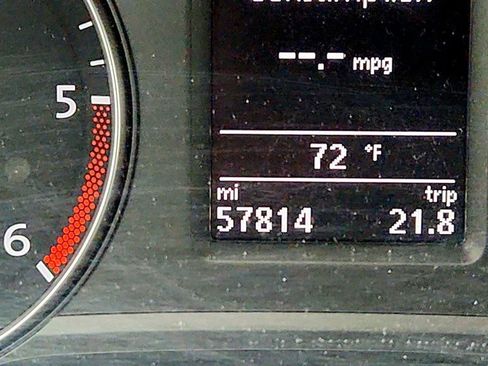 Used 2015 Volkswagen Passat TDI SEL Premium image 14