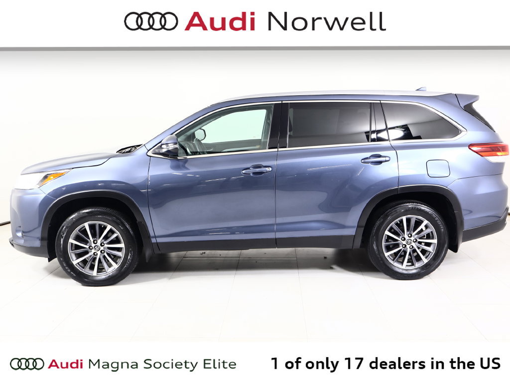 Used 2019 Toyota Highlander XLE AWD/4WD image 11