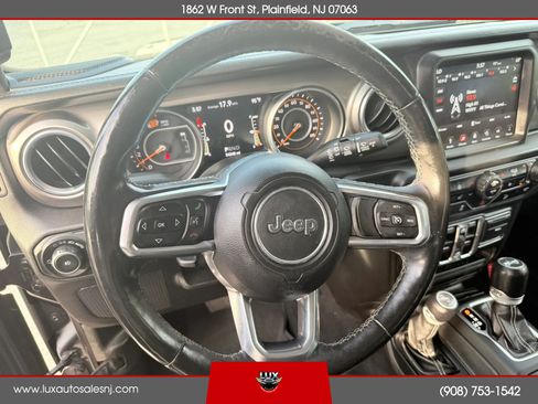 Used 2018 Jeep Wrangler Unlimited Sahara AWD/4WD image 19