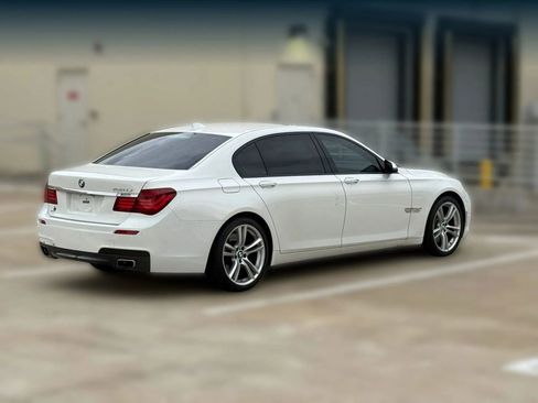 Used 2014 BMW 750Li image 8