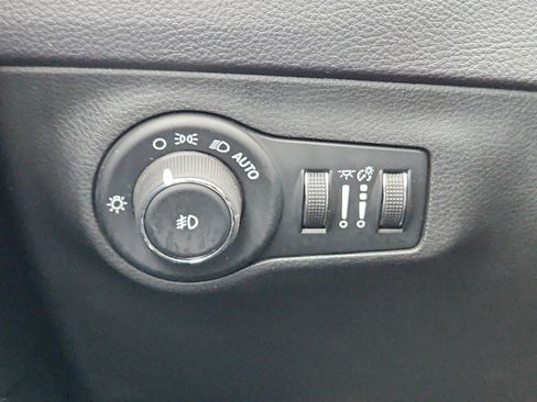 Used 2017 Jeep Compass Latitude w/ Popular Equipment Group AWD/4WD image 25